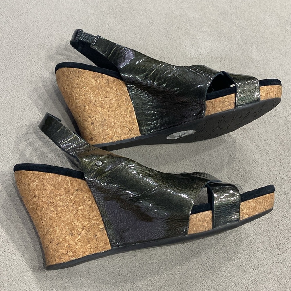 Ugg Leather Slingback Cork Wedge Avocado Olive Green Sandals Women's Size 8 !